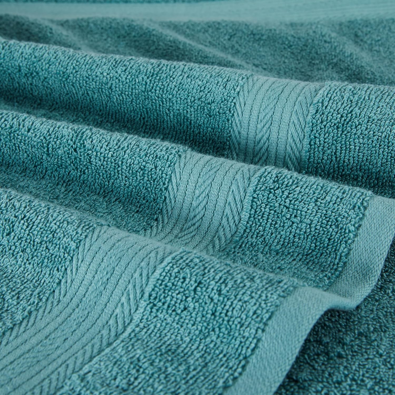 Amazon Basics 6-Piece Oversized Fade-Resistant Towel Set, 100% Cotton, Highly Absorbent, Soft, Teal, 2 Bath Towels, 2 Hand Towels, 2 Washcloths